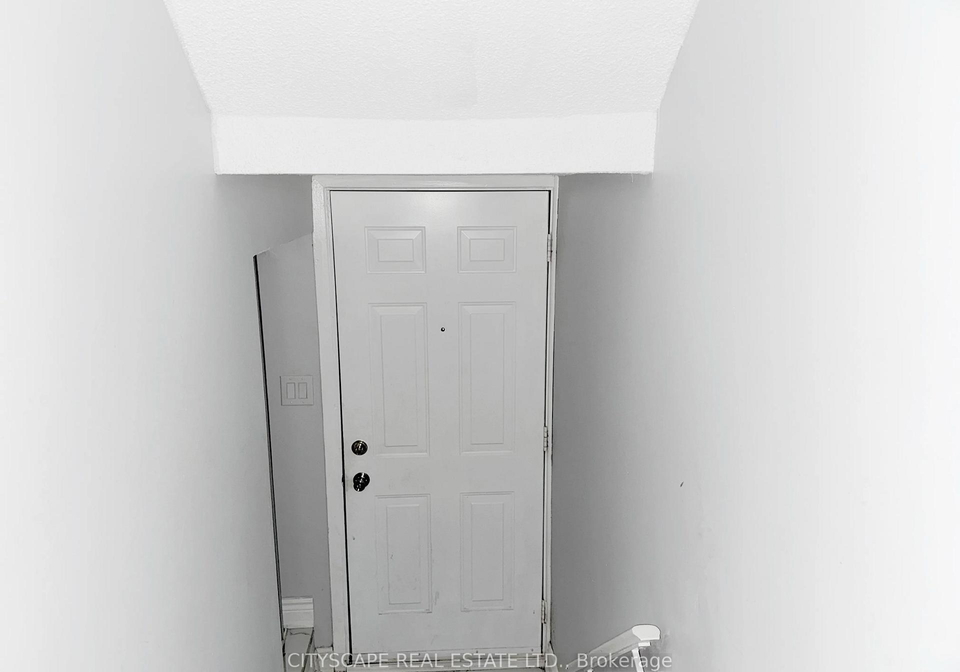 1055-dundas-street-e-mississauga-ontario-w13707090