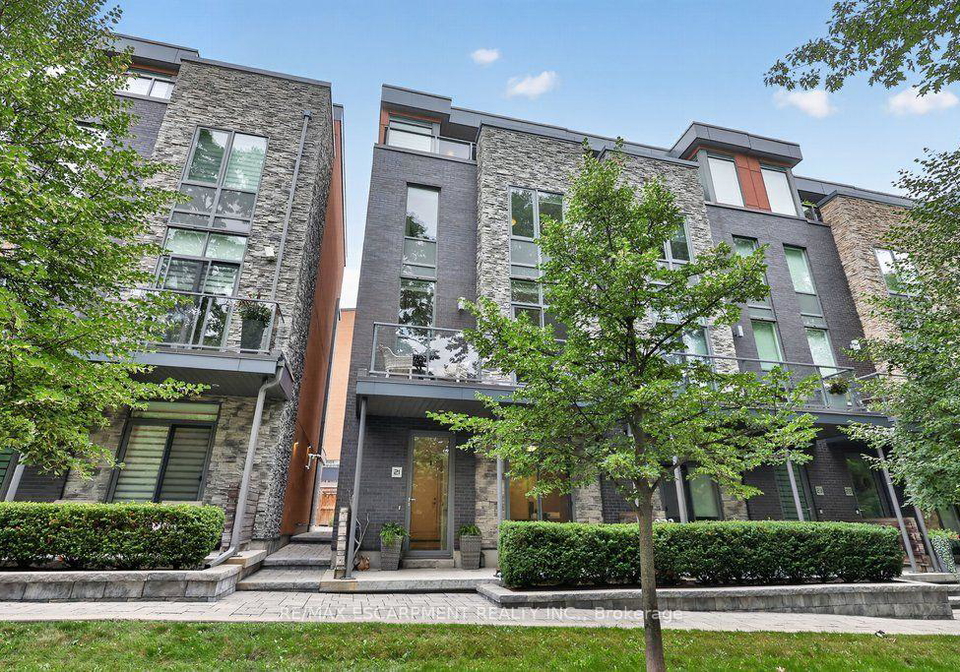 21-godfreys-lane-mississauga-ontario-w13707246