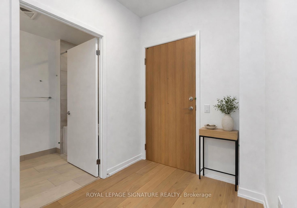 395-square-one-drive-mississauga-ontario-w13707426