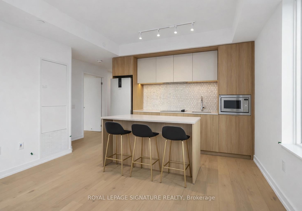 395-square-one-drive-mississauga-ontario-w13707426