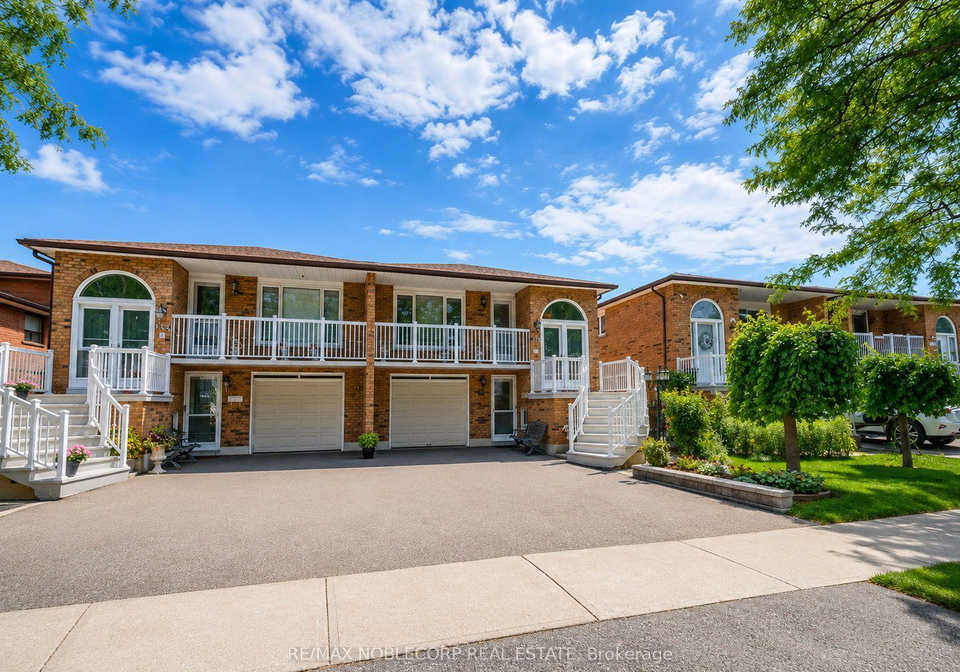 131-yatescastle-drive-toronto-york-ontario-w13707444