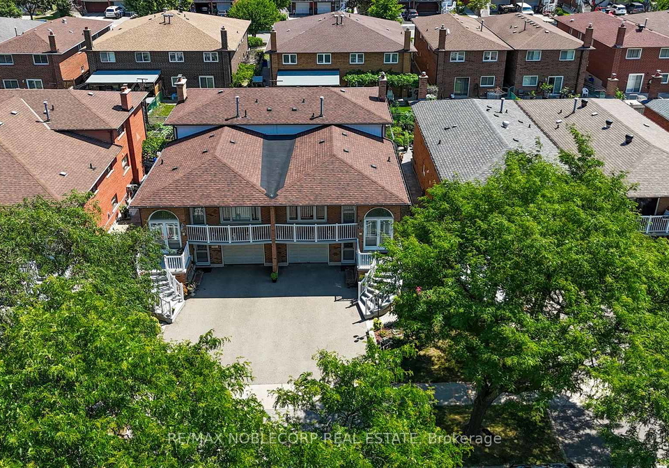 131-yatescastle-drive-toronto-york-ontario-w13707444