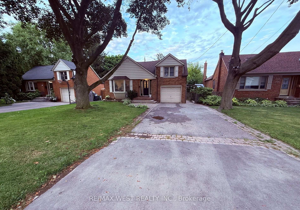 81-freemont-avenue-toronto-etobicoke-ontario-w13707458