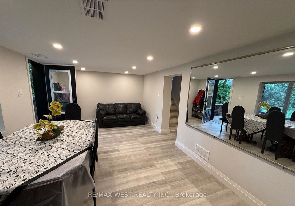 81-freemont-avenue-toronto-etobicoke-ontario-w13707458
