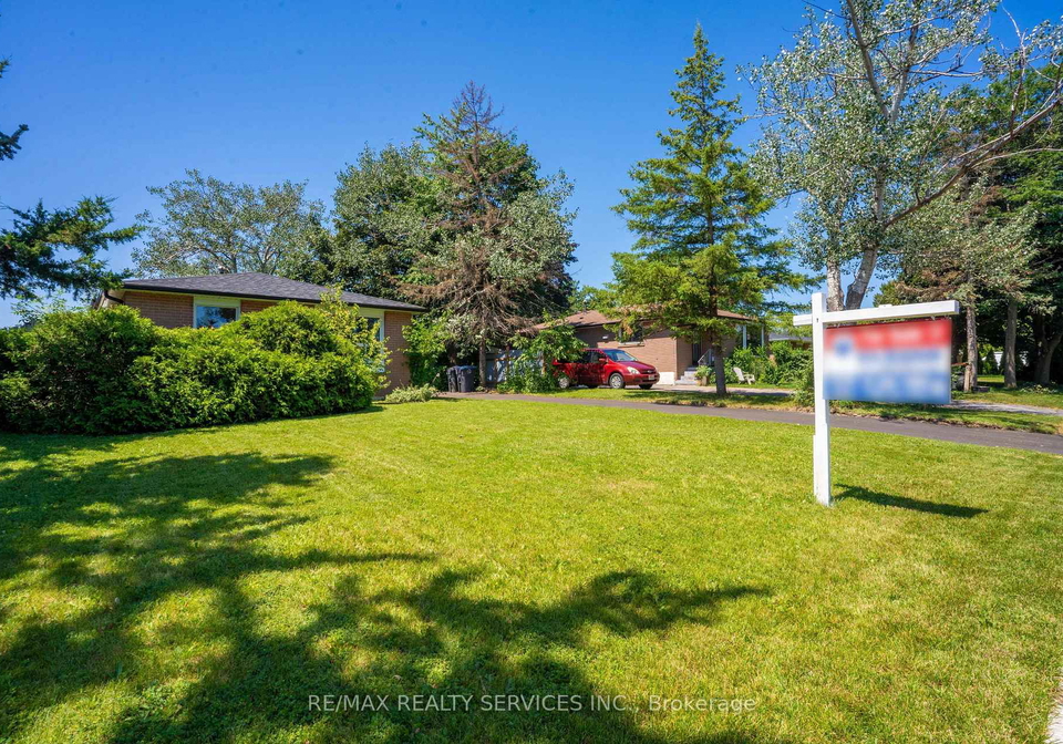 23-fidelia-crescent-brampton-ontario-w13707498