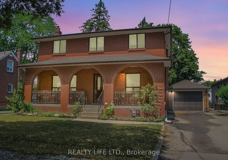 4-rosalie-avenue-toronto-york-ontario-w13707564