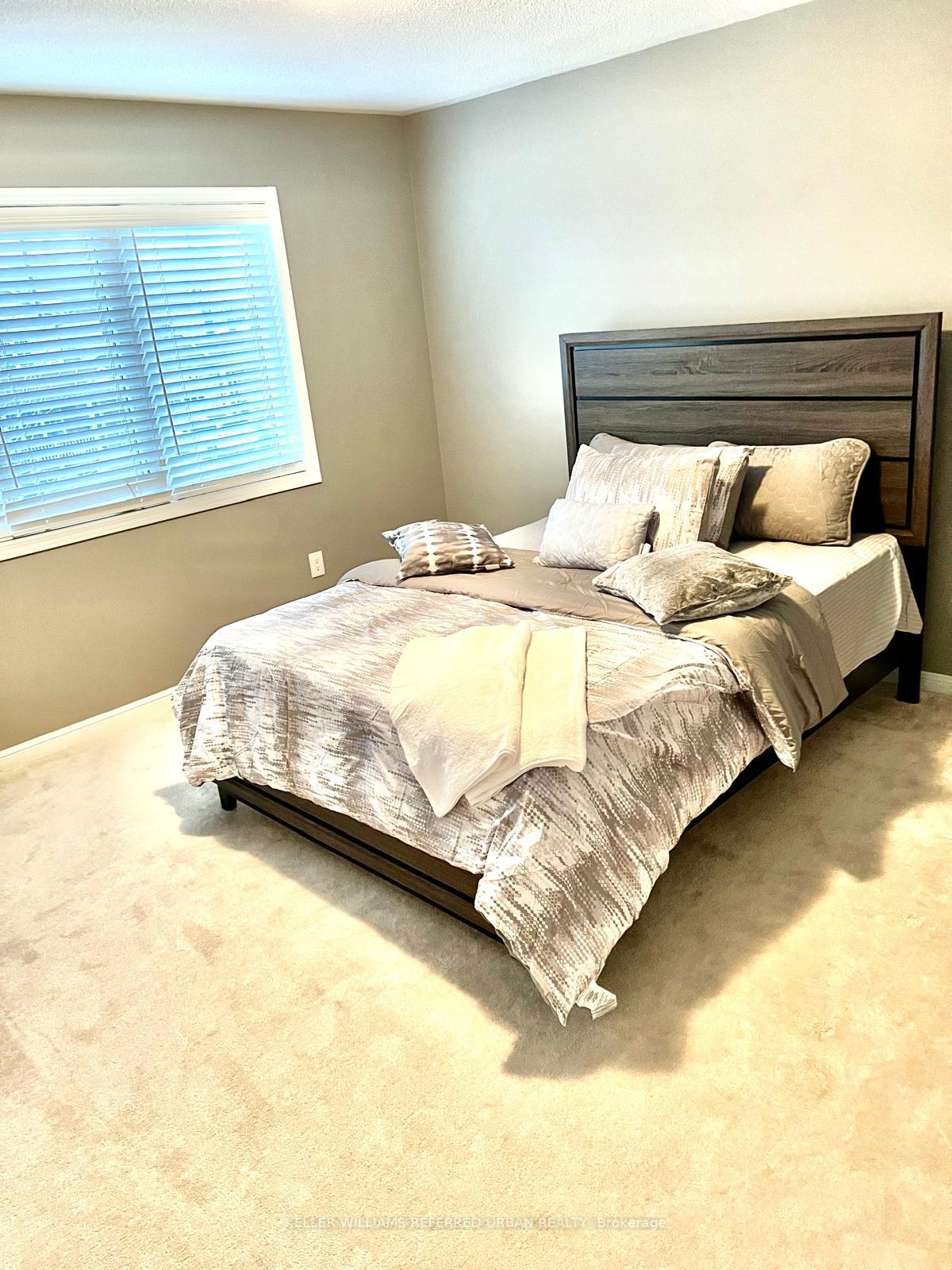 1063-farmstead-drive-milton-ontario-w13707594