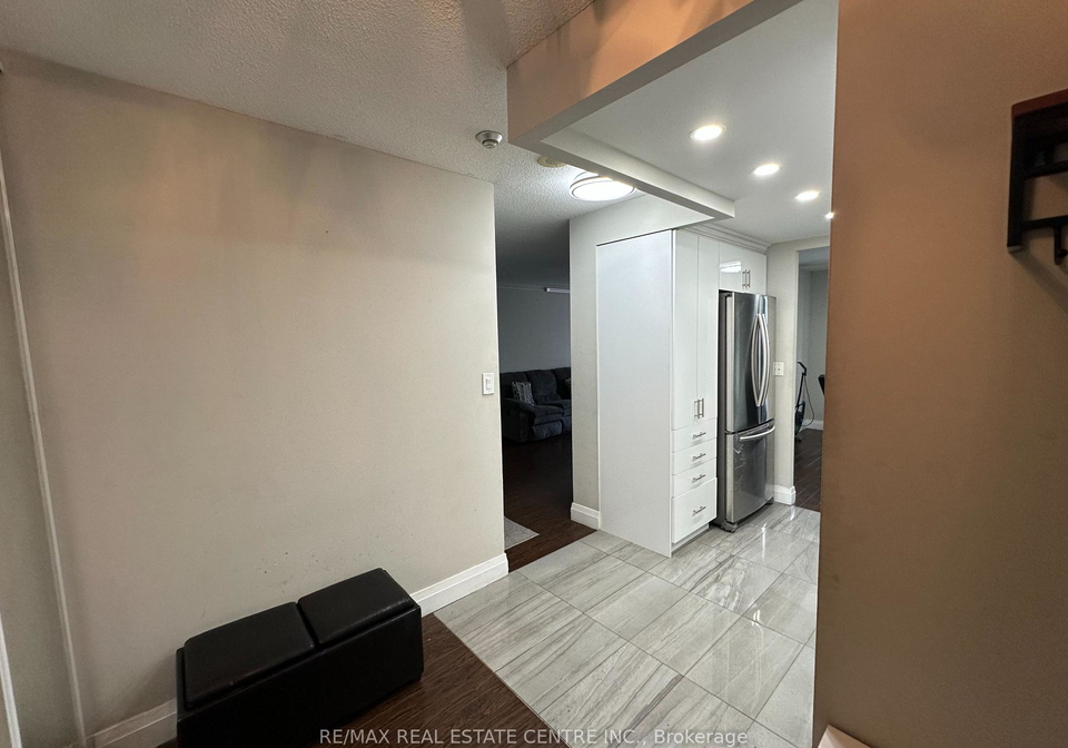 155-hillcrest-avenue-mississauga-ontario-w13707728
