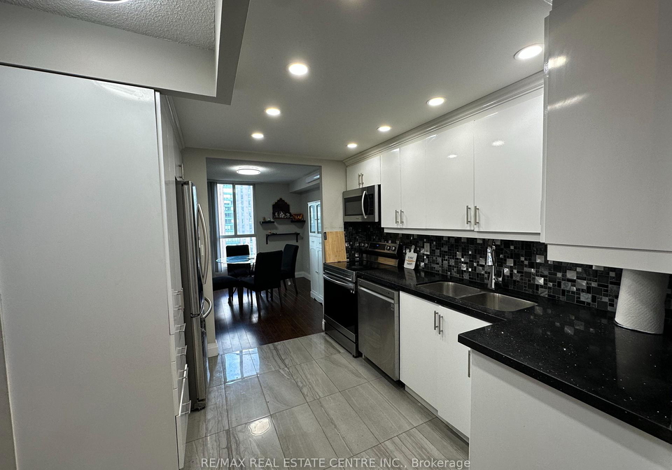 155-hillcrest-avenue-mississauga-ontario-w13707728