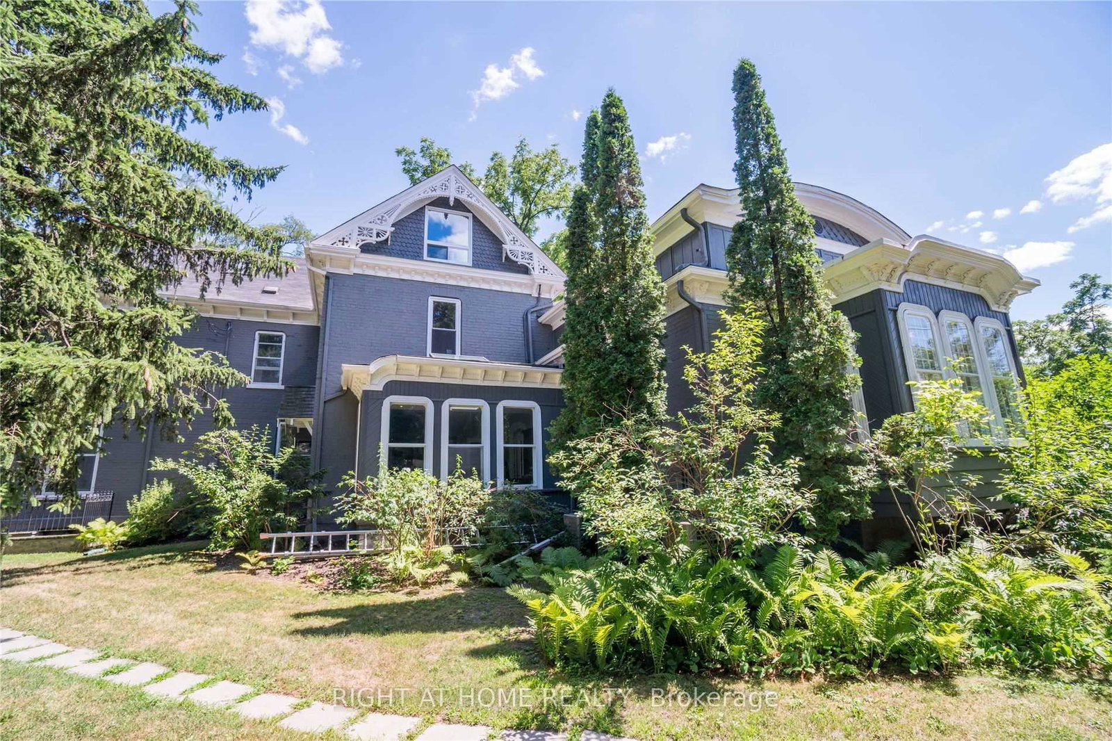 164-trafalgar-road-oakville-ontario-w13707796