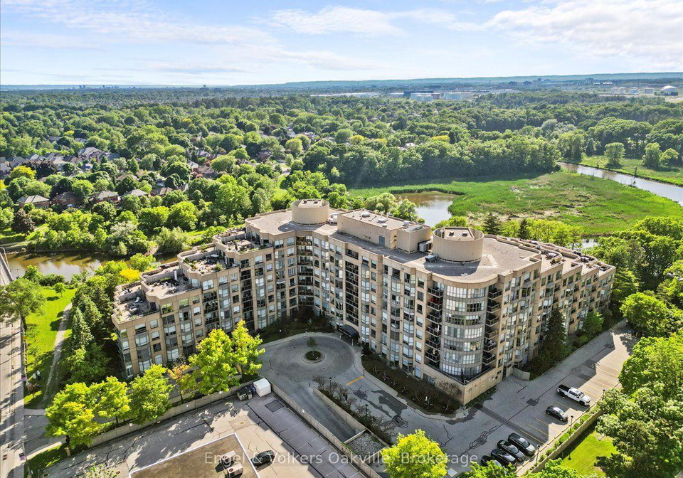 2lakeshore-road-w-oakville-ontario-w13707882