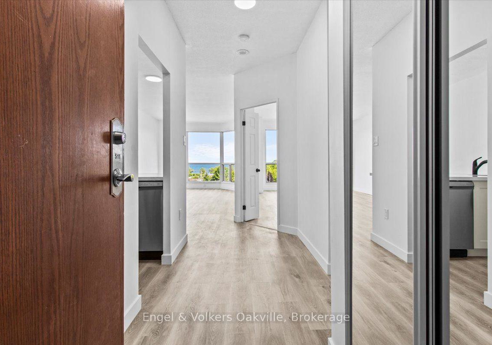 2lakeshore-road-w-oakville-ontario-w13707882