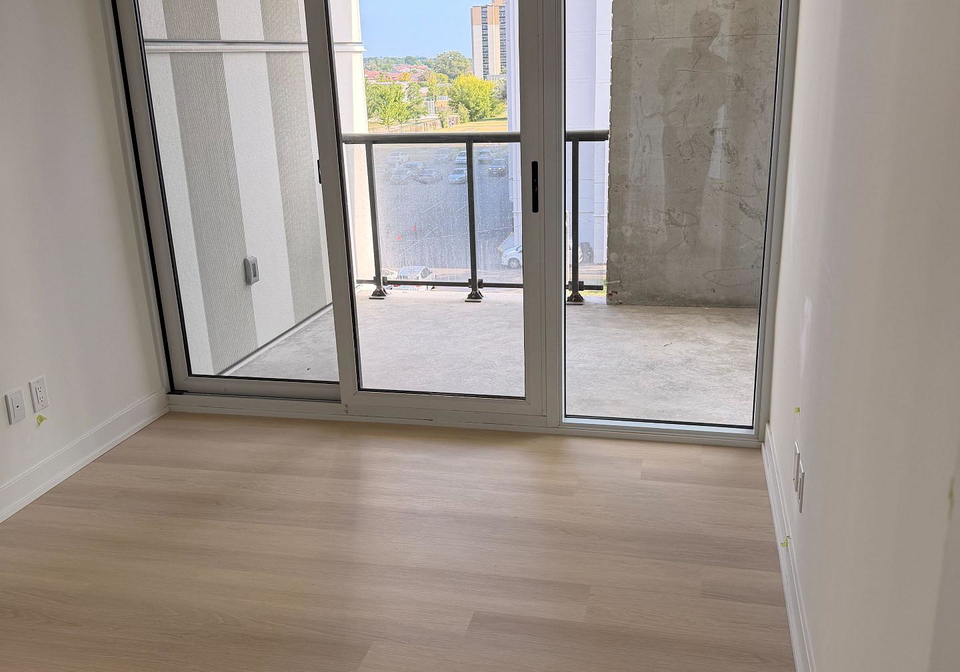 2825-jane-street-toronto-york-ontario-w13708058