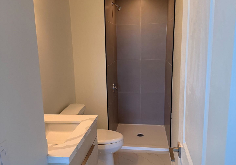 2825-jane-street-toronto-york-ontario-w13708058
