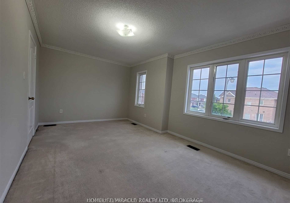 8-galtee-road-brampton-ontario-w13708154