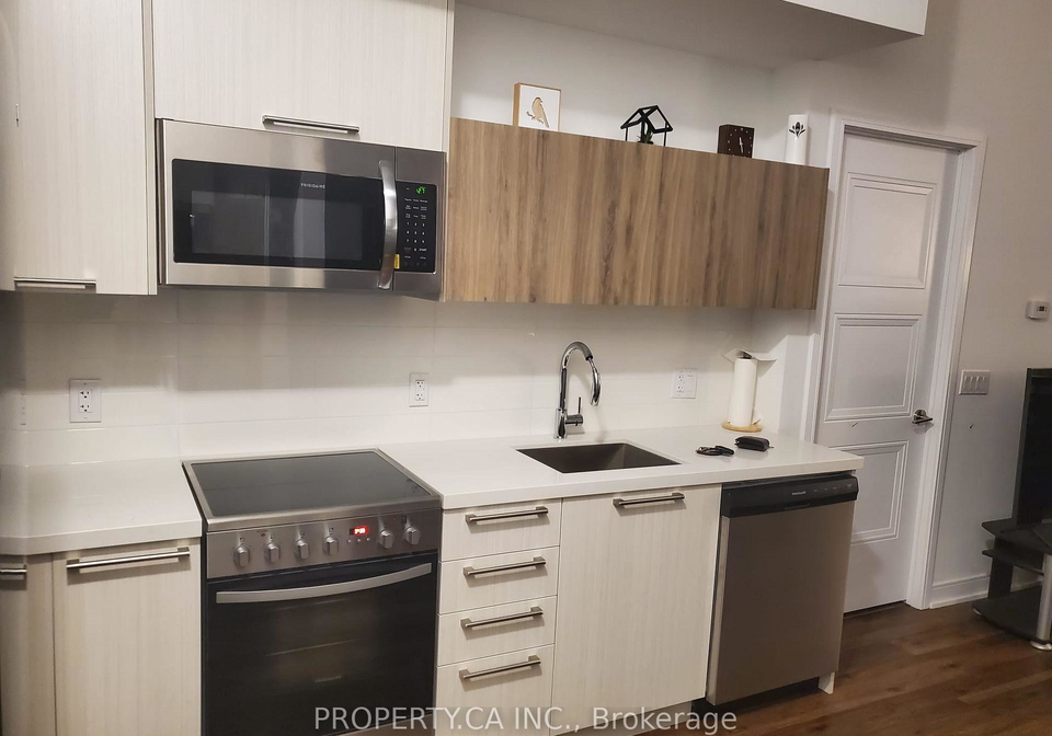25-neighbourhood-lane-toronto-etobicoke-ontario-w13708378