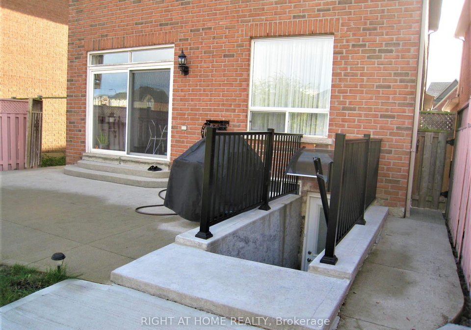 4757-glasshill-grove-mississauga-ontario-w13708826