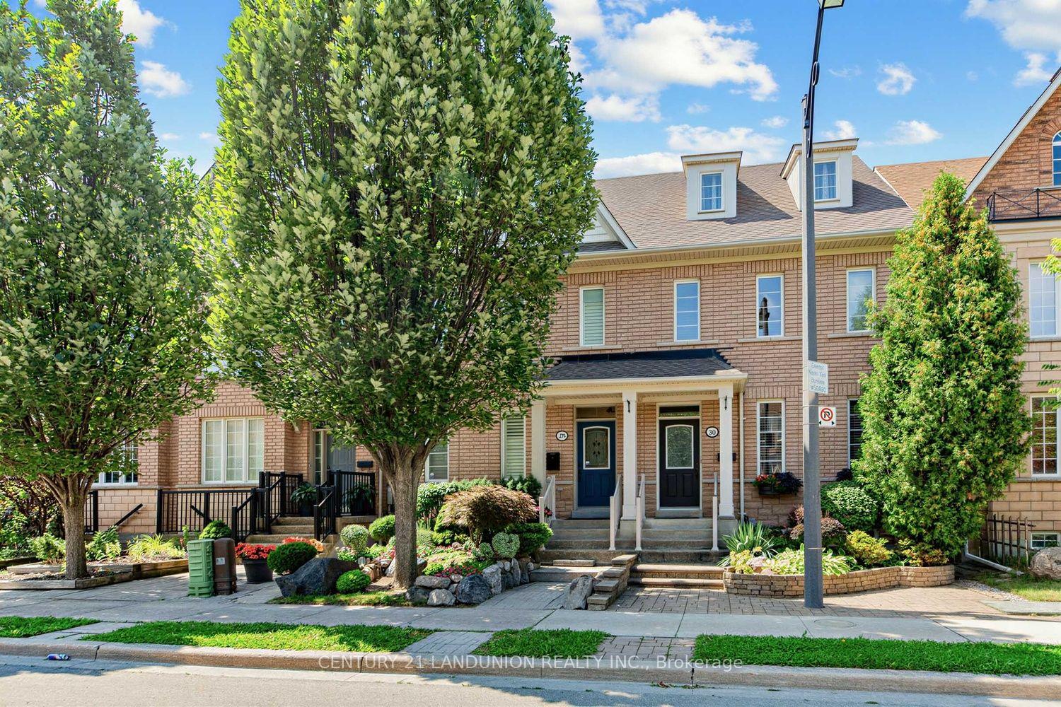 28-herzberg-gardens-toronto-york-ontario-w13708990