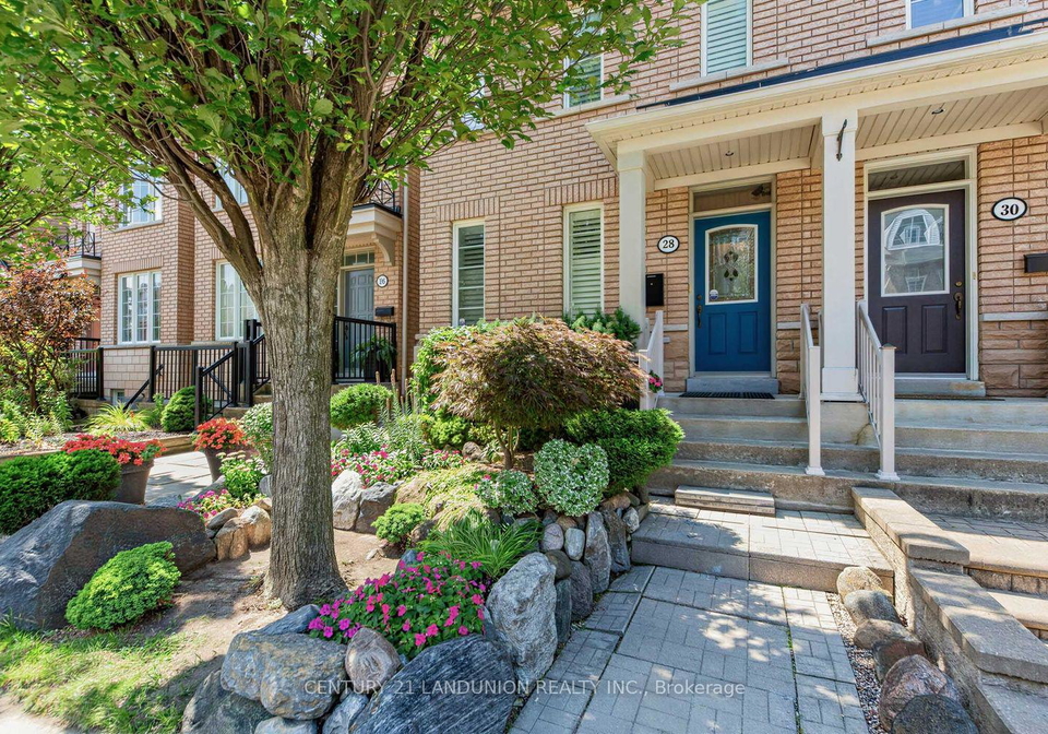 28-herzberg-gardens-toronto-york-ontario-w13708990
