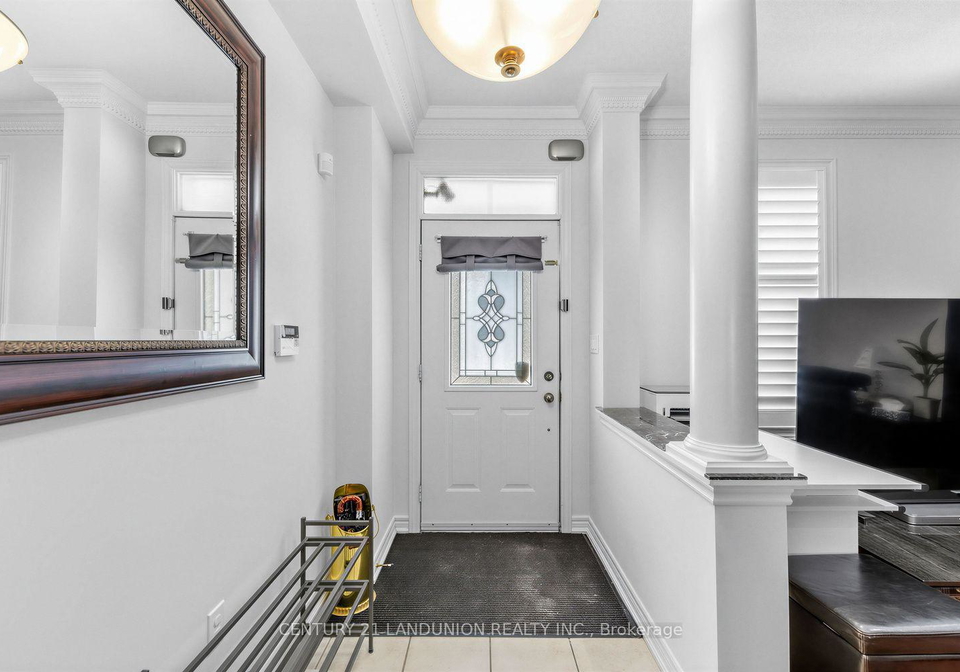 28-herzberg-gardens-toronto-york-ontario-w13708990