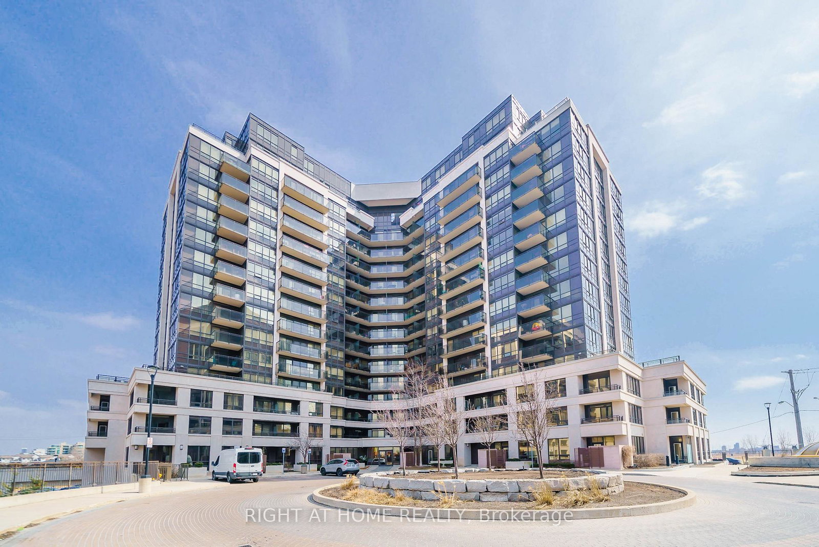 1060-sheppard-avenue-w-toronto-york-ontario-w13709308