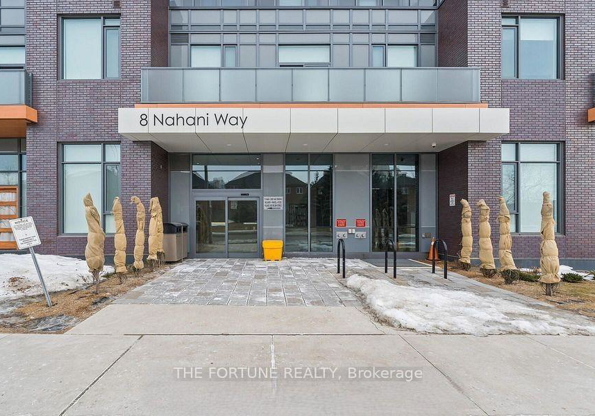 8-nahani-way-n-mississauga-ontario-w13709342