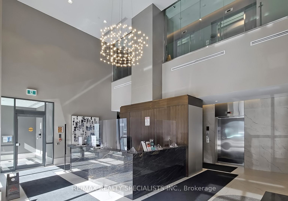 8-nahani-way-mississauga-ontario-w13709522
