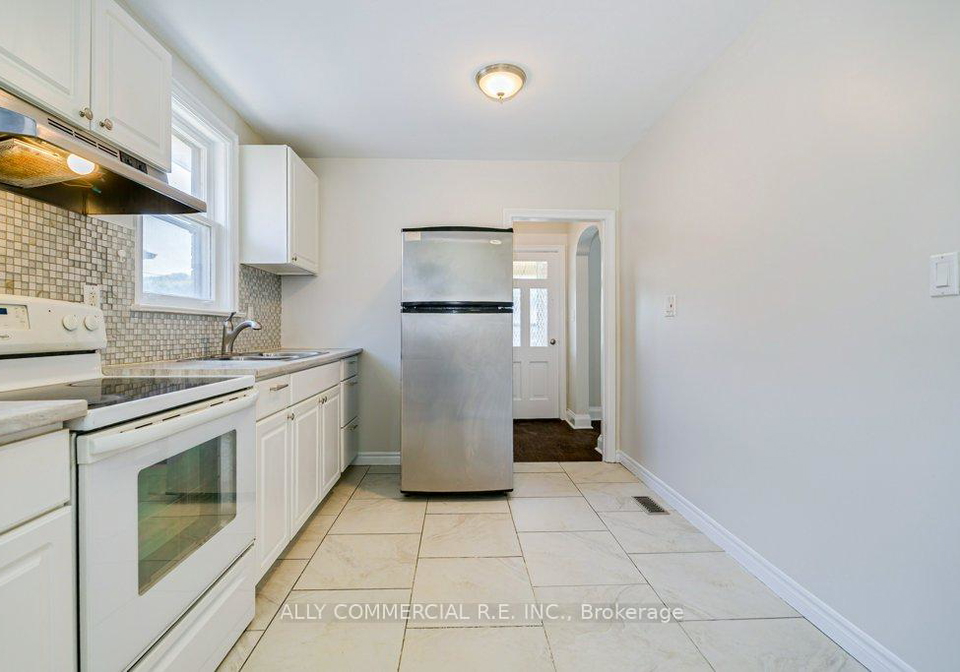 4-chudleigh-road-toronto-toronto-ontario-w13709618