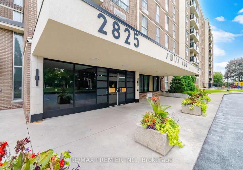 2825-islington-avenue-toronto-york-ontario-w13709650