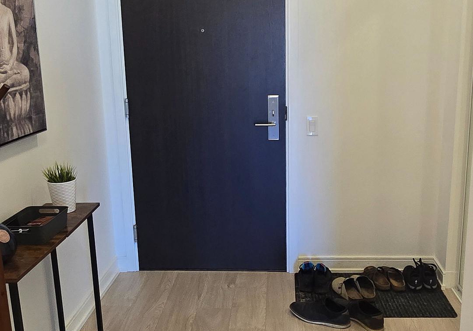 8-nahani-way-mississauga-ontario-w13710340