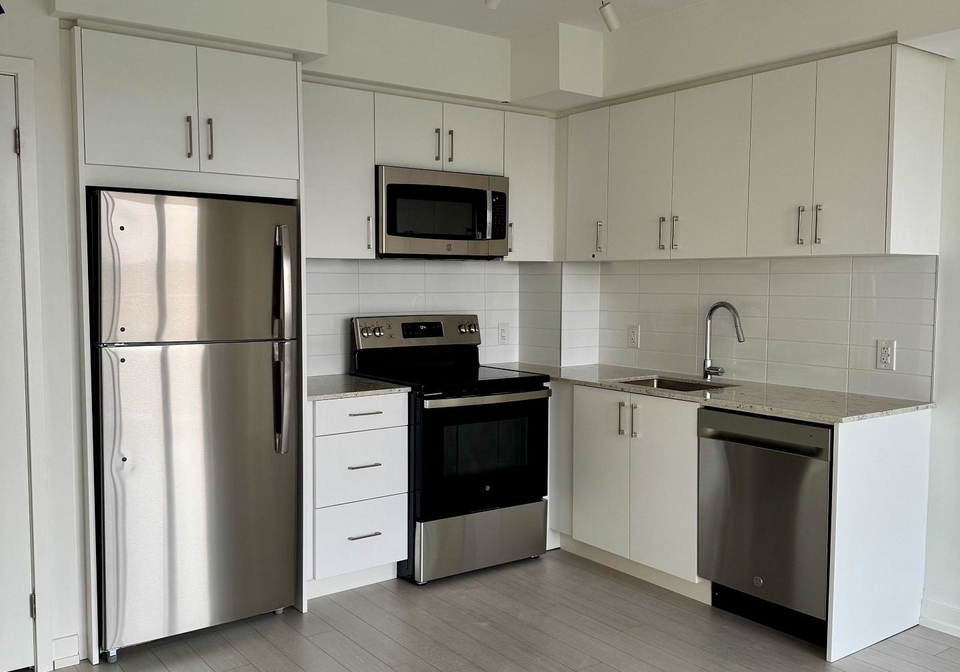 4010-eglinton-avenue-w-toronto-etobicoke-ontario-w13710470