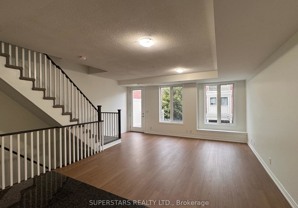 90-eastwwod-park-gardens-toronto-etobicoke-ontario-w13710512