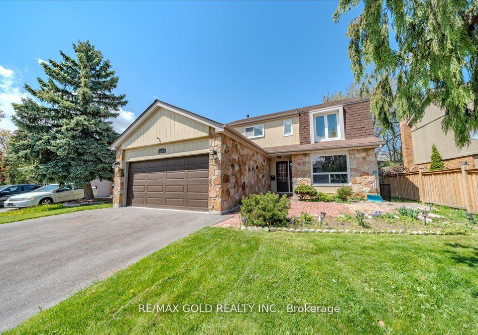 18-markham-street-brampton-ontario-w13711136