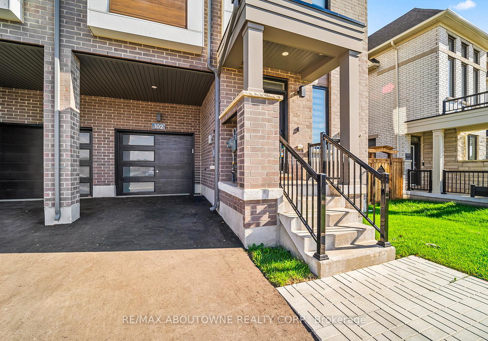 102-settlers-road-e-oakville-ontario-w13711148
