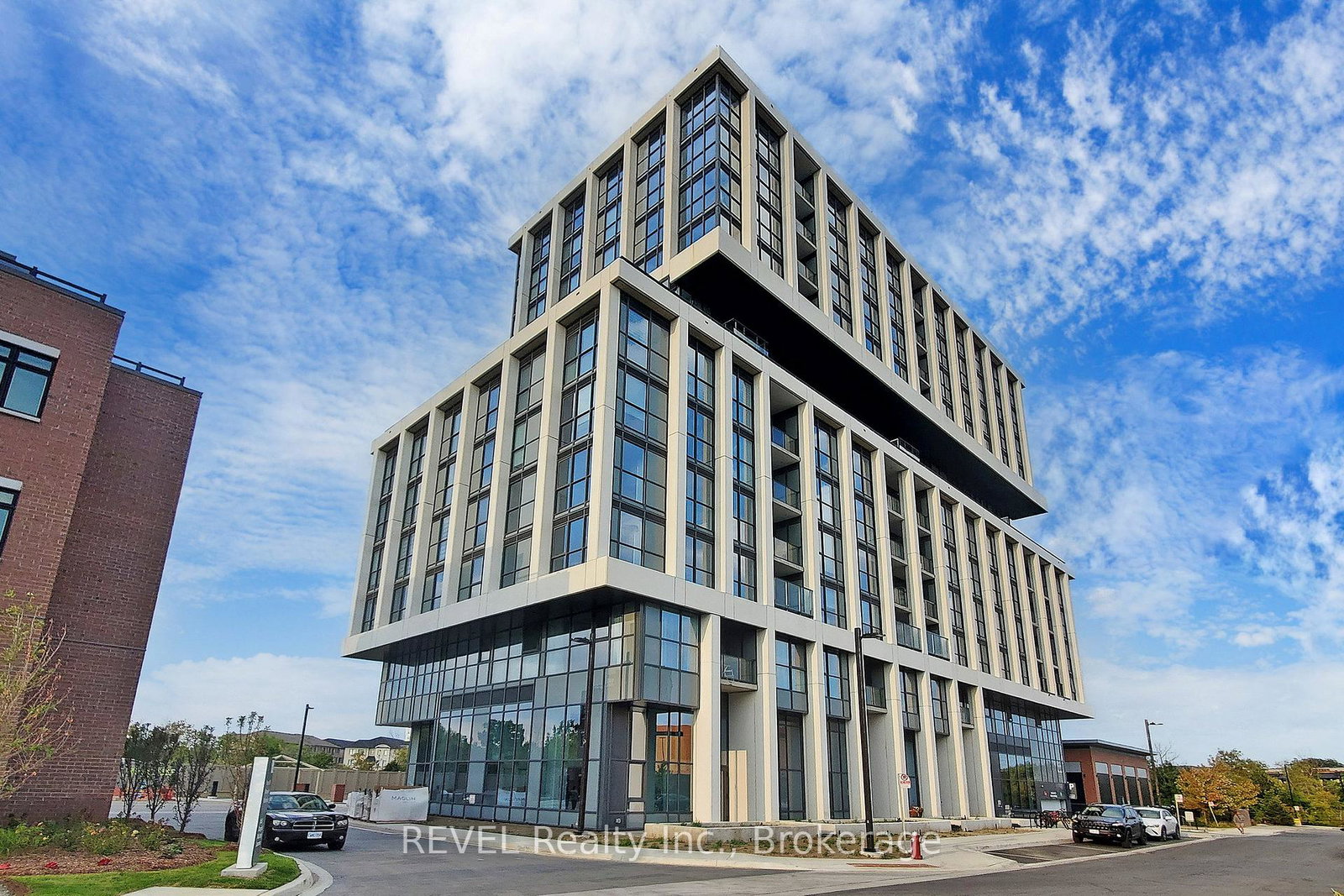 1063-douglas-mccurdy-comm-circle-mississauga-ontario-w13711550