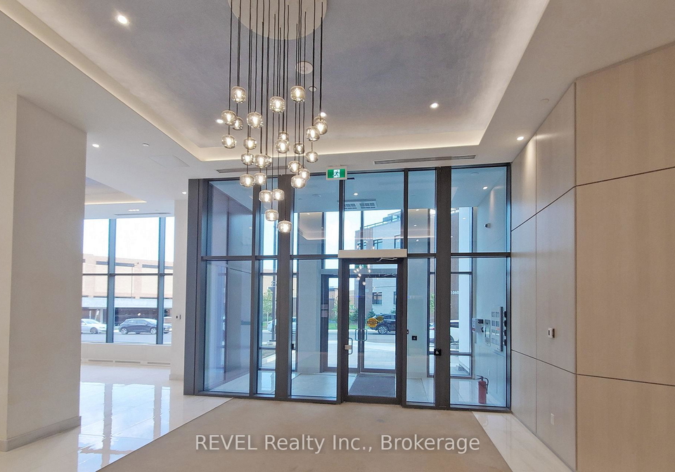 1063-douglas-mccurdy-comm-circle-mississauga-ontario-w13711550