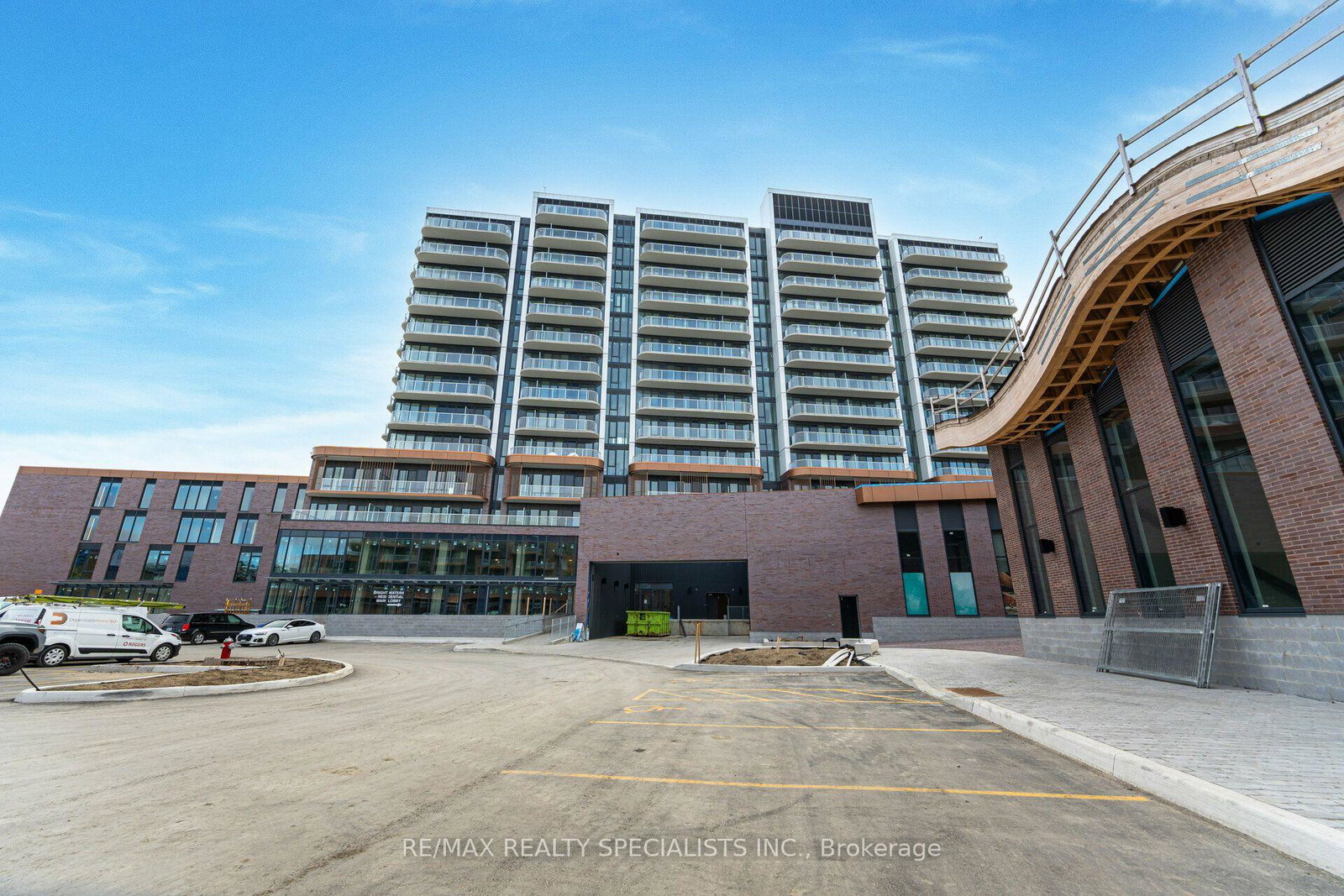 220-missinnihe-way-mississauga-ontario-w13712012