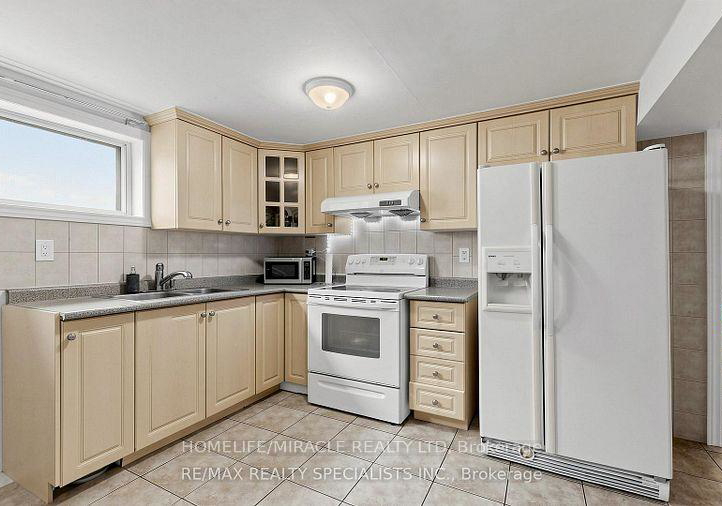 7444-homeside-gardens-bsmt-mississauga-ontario-w13712258