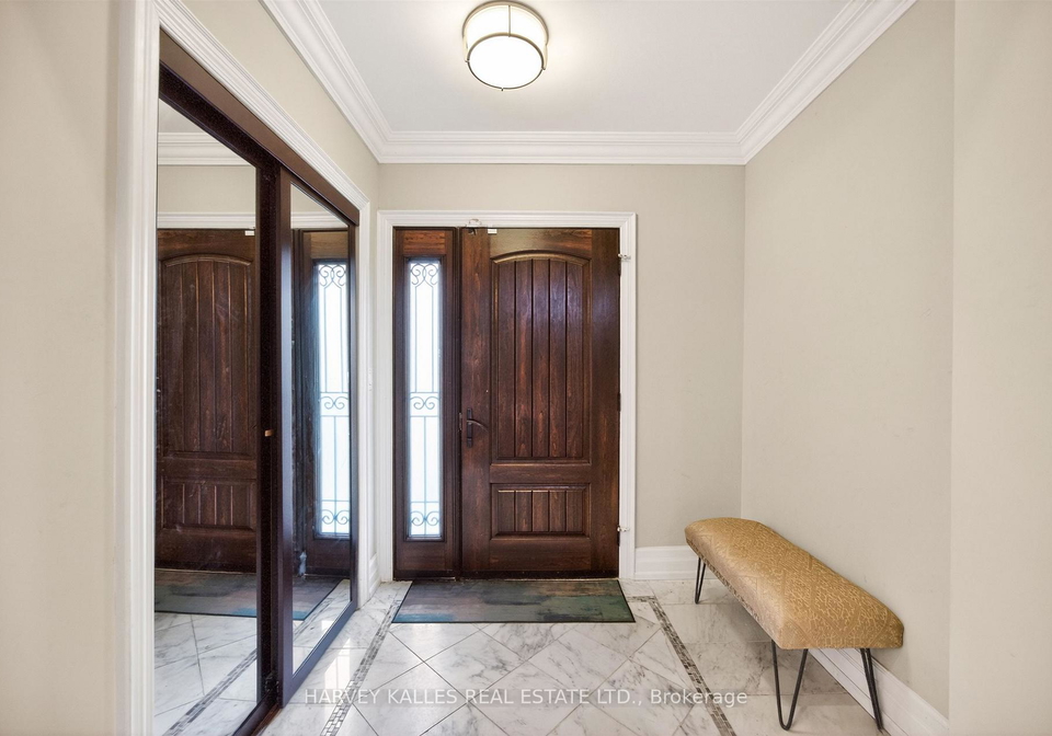 17-lockheed-boulevard-toronto-etobicoke-ontario-w13712462