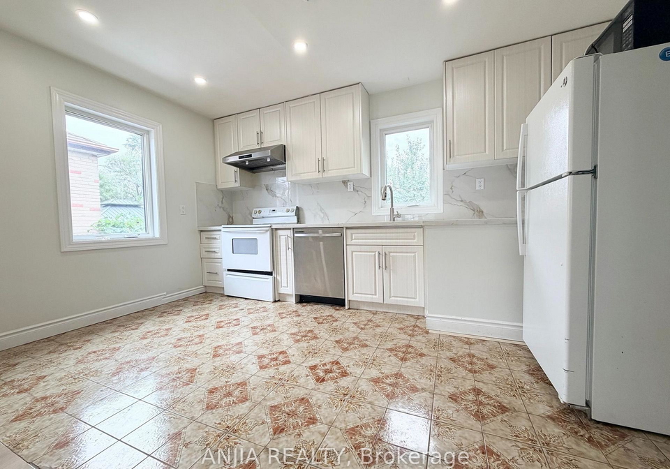 77-nash-drive-toronto-york-ontario-w13712514