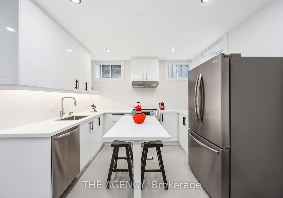 2508-lakeshore-boulevard-toronto-etobicoke-ontario-w13712606