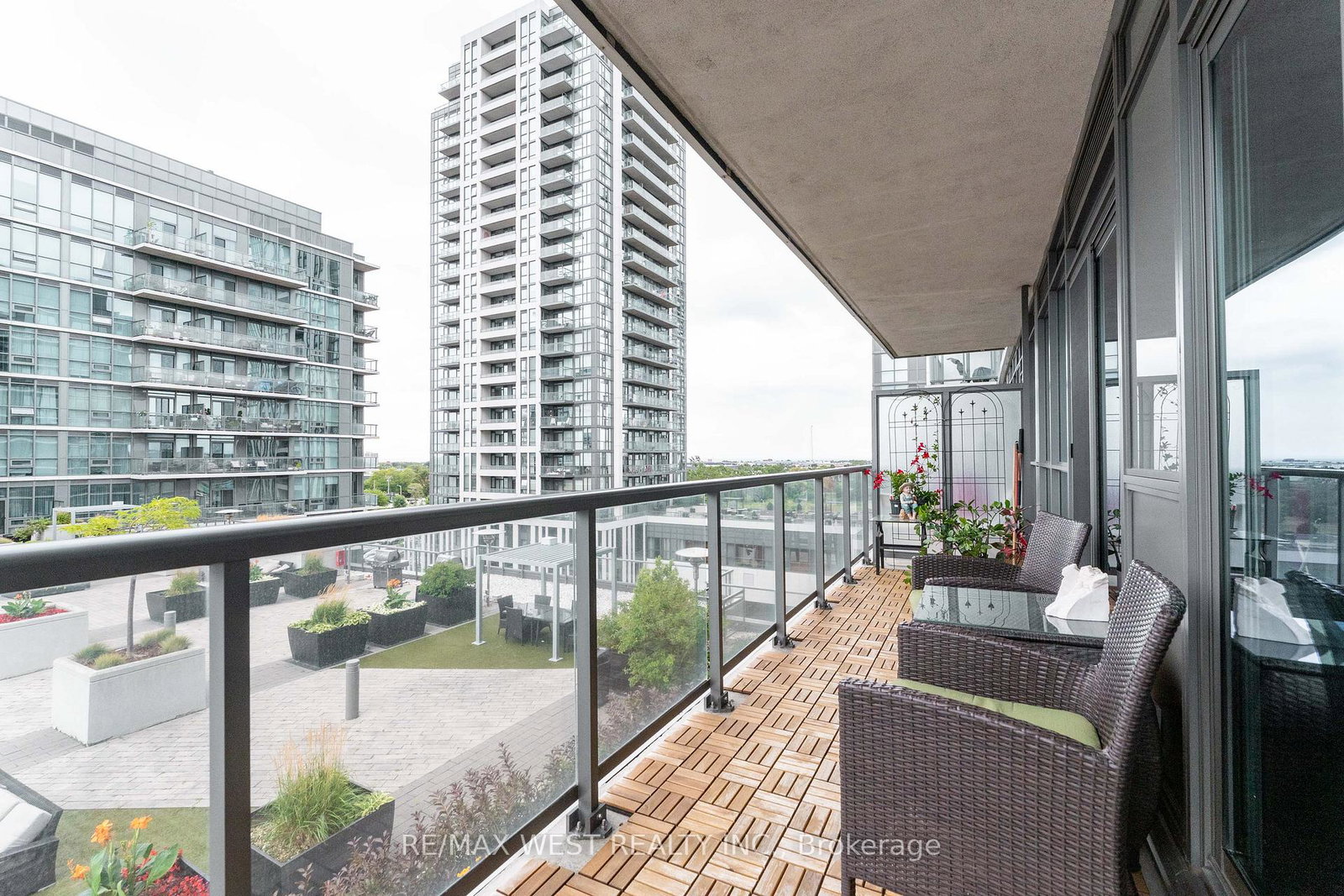 1185-the-queensway-toronto-etobicoke-ontario-w13712642