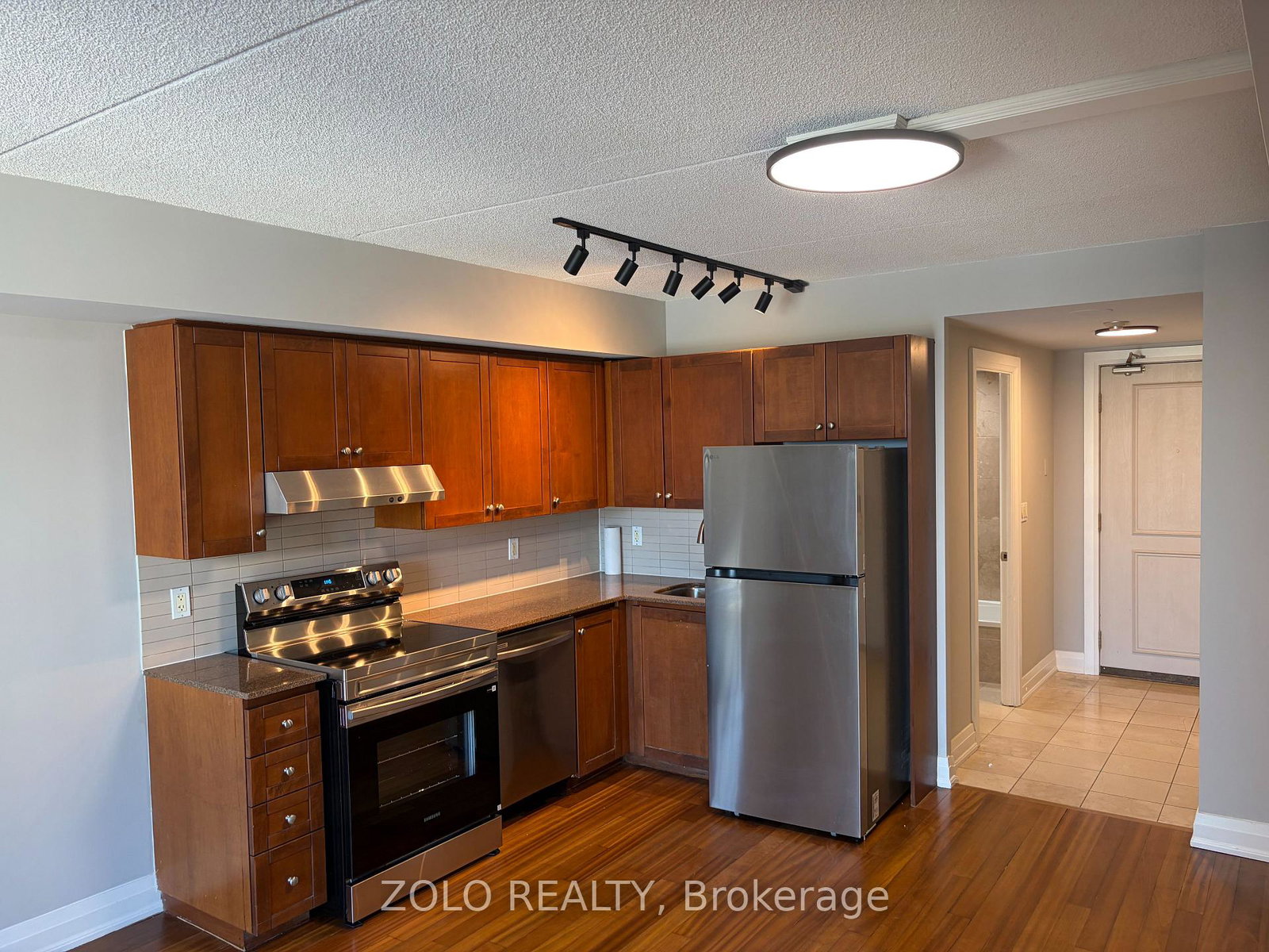 2737-keele-street-toronto-york-ontario-w13712838