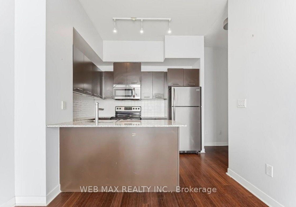 360-square-one-drive-mississauga-ontario-w13713216