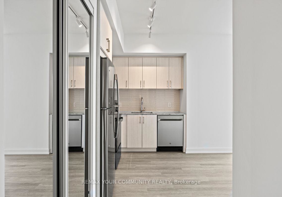 4010-eglinton-avenue-toronto-etobicoke-ontario-w13713340