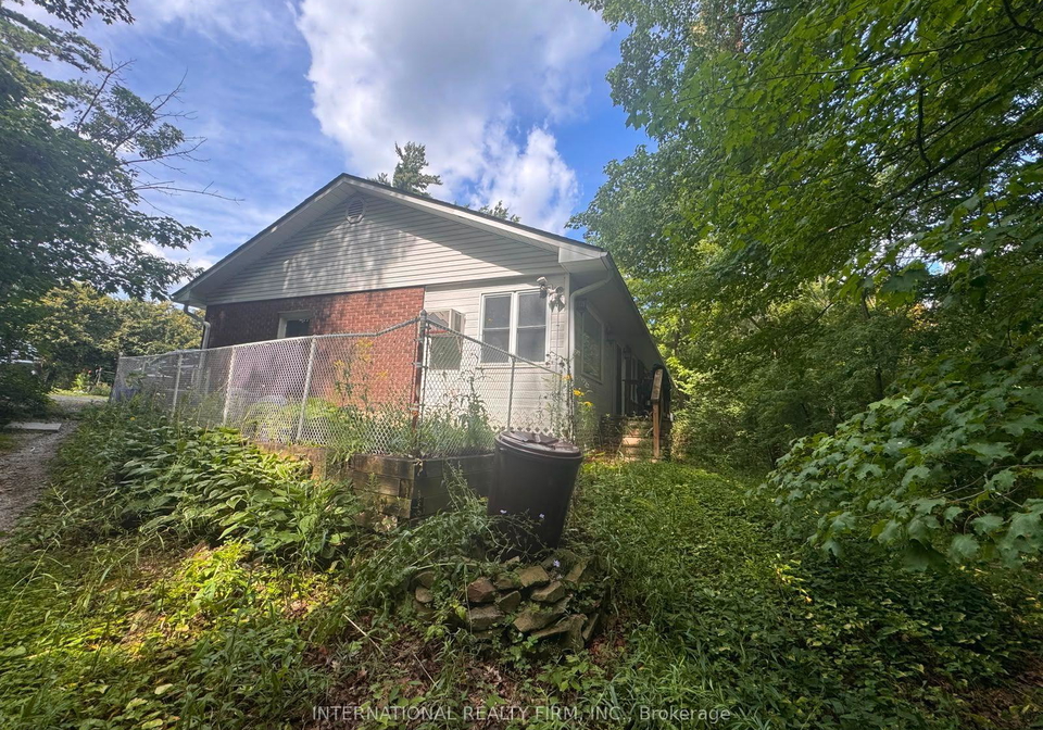 11382-seventeen-side-road-halton-hills-ontario-w13713682