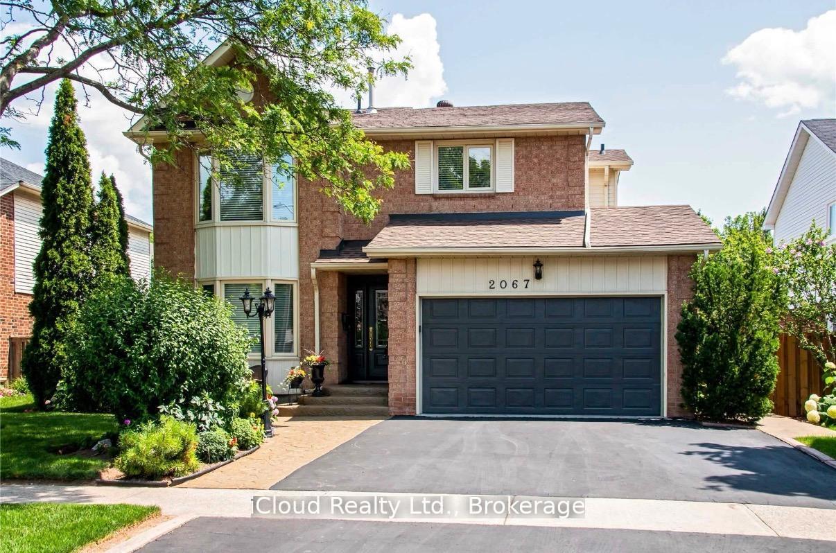 2067-hunters-wood-drive-burlington-ontario-w13713700