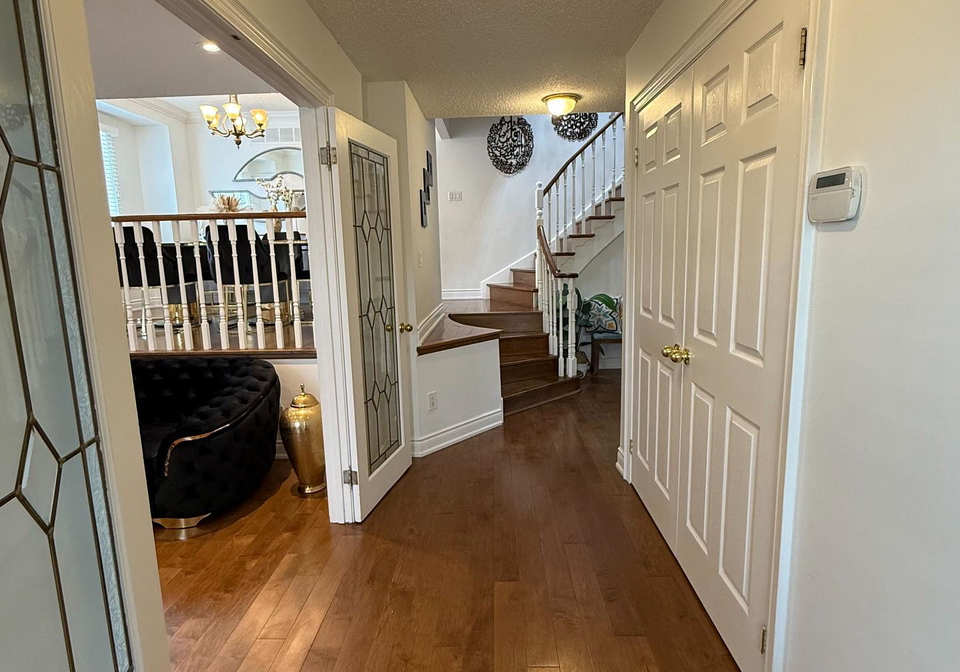 2067-hunters-wood-drive-burlington-ontario-w13713700