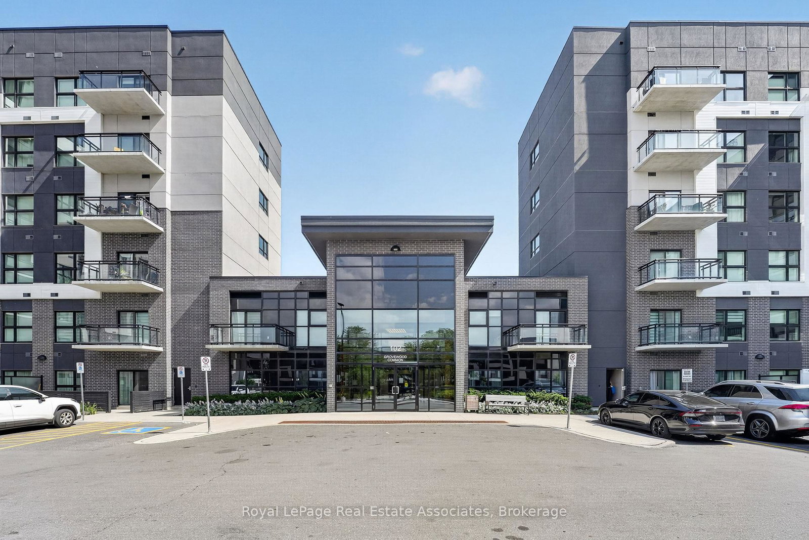 102-grovewood-common-oakville-ontario-w13713784
