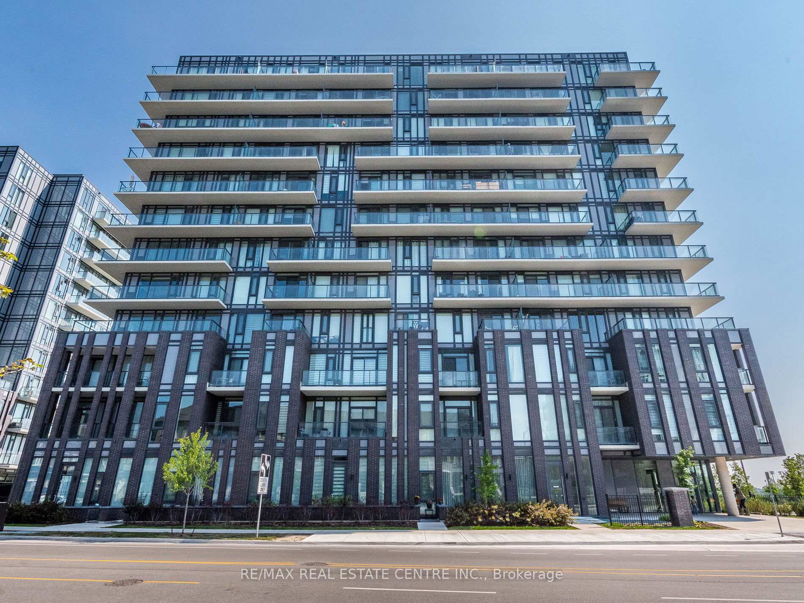 215-veterans-drive-brampton-ontario-w13713892